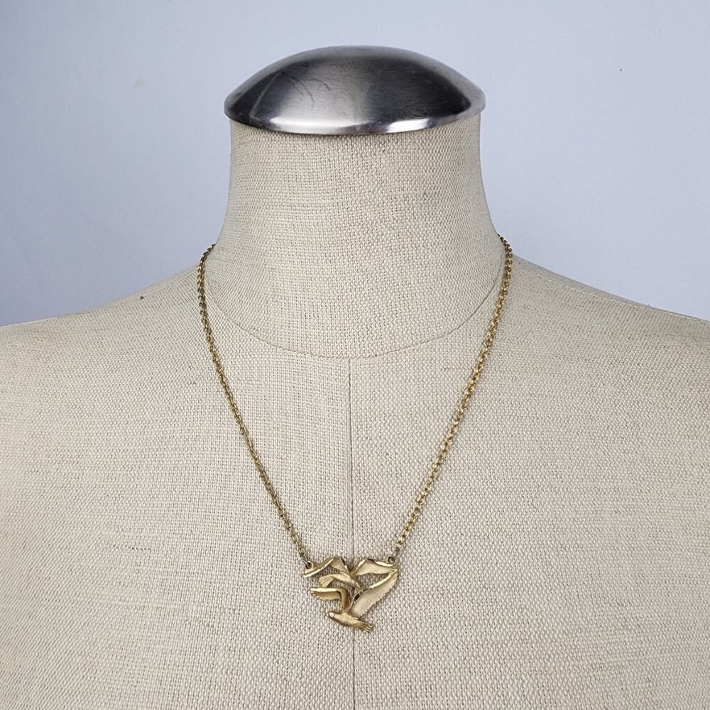 Vintage Gold Tone Birds In Flight Pendant Necklace